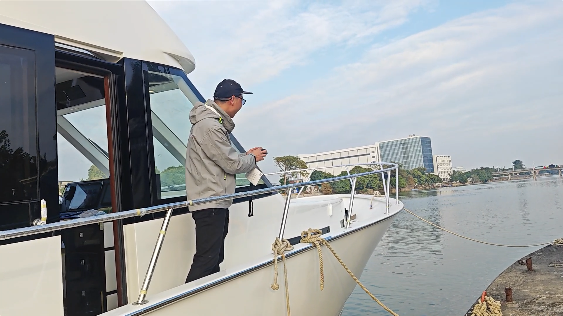 江華遊艇-Dockmate無線(xiàn)遙控泊船系統